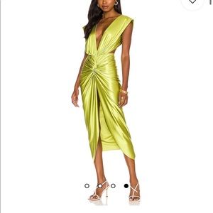 Mia Dress in light pistachio
